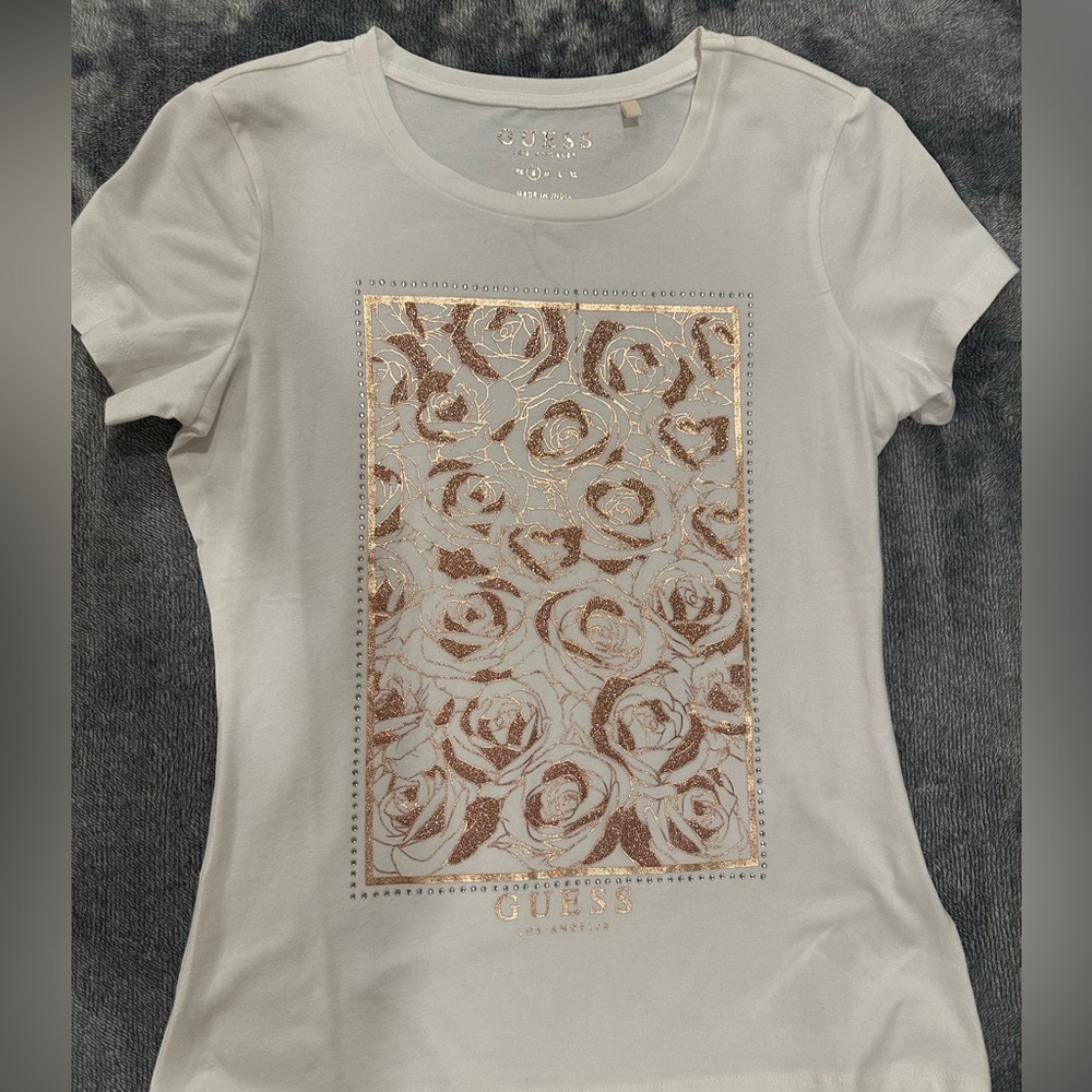 GUESS White Tee with Gold Rose Design, unused !